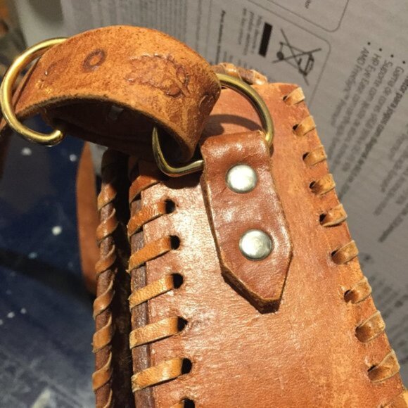 VINTAGE TOOLED LEATHER SMALL SADDLE HANDBAGS - Picture 7 of 10